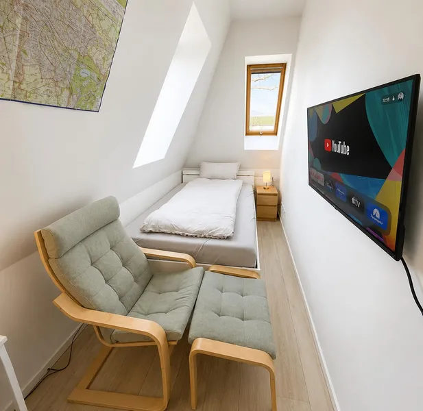 MÖBLIERETE ZIMMER UNTERMIETE 01.08 bis 31.08.26 — photo 1